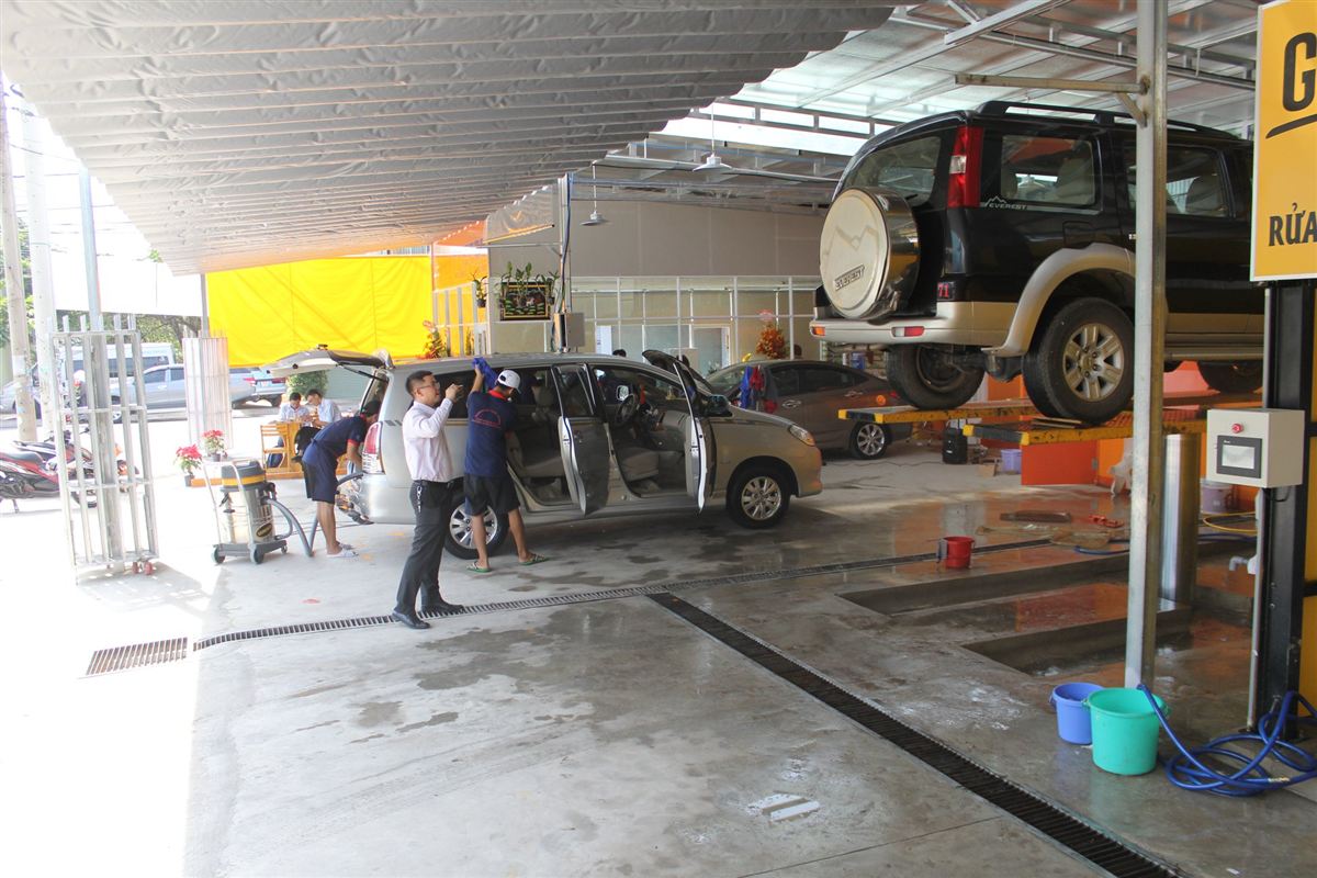 Automatic car wash machine GO&GO